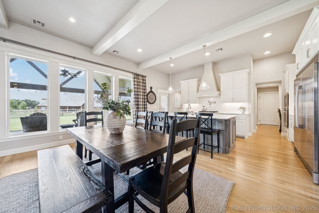 6270 N Creekwood Drive, Owasso, OK 74055