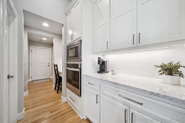 6270 N Creekwood Drive, Owasso, OK 74055
