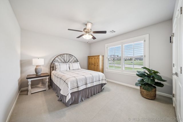 6270 N Creekwood Drive, Owasso, OK 74055