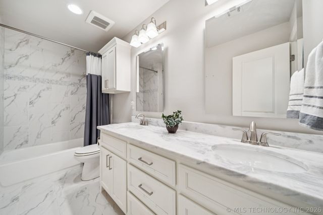 6270 N Creekwood Drive, Owasso, OK 74055