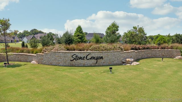 6270 N Creekwood Drive, Owasso, OK 74055