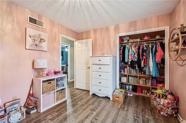 21121 S CLEVELAND Avenue, Belton, MO 64012