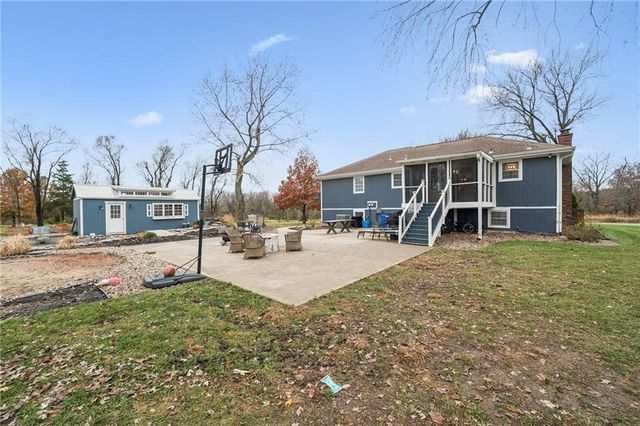 21121 S CLEVELAND Avenue, Belton, MO 64012