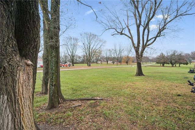 21121 S CLEVELAND Avenue, Belton, MO 64012