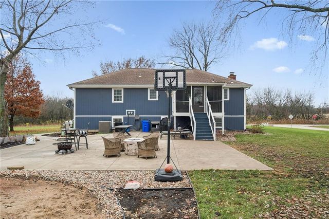 21121 S CLEVELAND Avenue, Belton, MO 64012