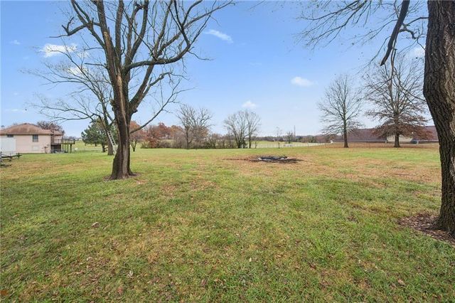 21121 S CLEVELAND Avenue, Belton, MO 64012