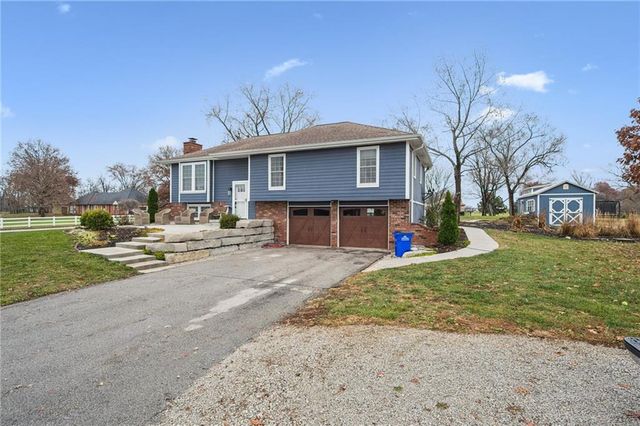 21121 S CLEVELAND Avenue, Belton, MO 64012