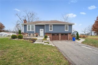 21121 S CLEVELAND Avenue, Belton, MO 64012