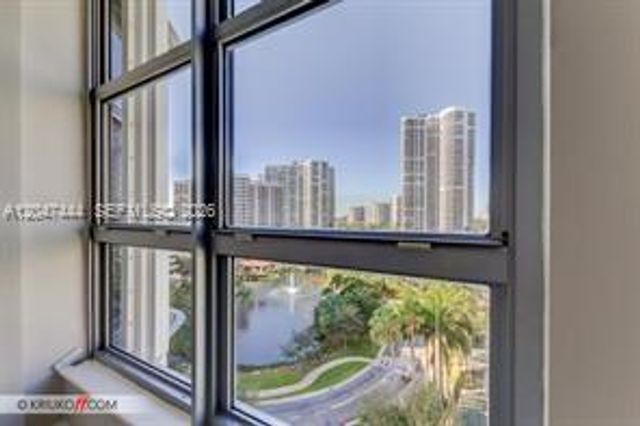 19195 NE 36th Ct 905, Aventura, FL 33180