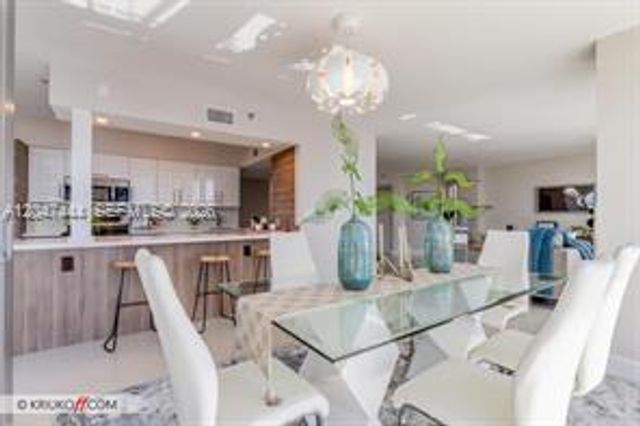 19195 NE 36th Ct 905, Aventura, FL 33180