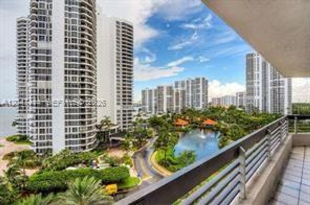19195 NE 36th Ct 905, Aventura, FL 33180
