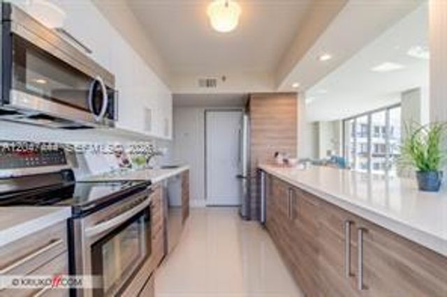 19195 NE 36th Ct 905, Aventura, FL 33180