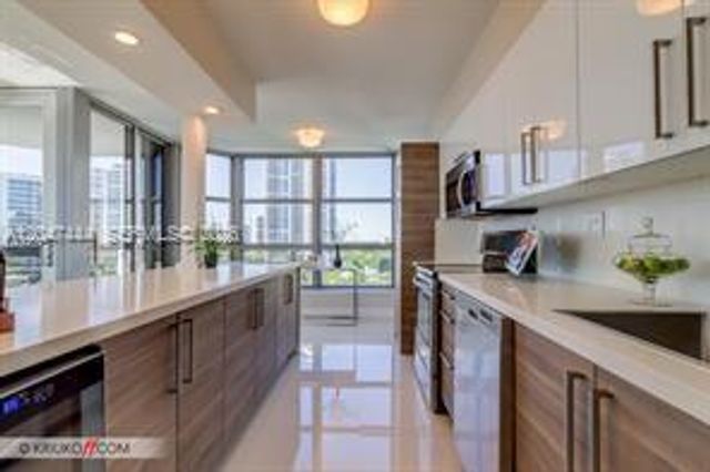 19195 NE 36th Ct 905, Aventura, FL 33180
