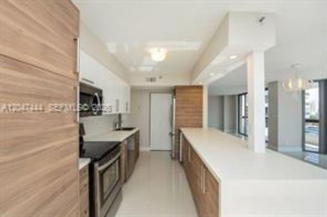 19195 NE 36th Ct 905, Aventura, FL 33180