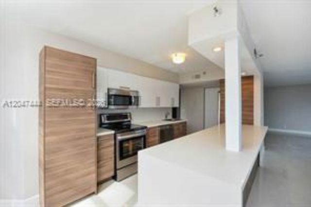 19195 NE 36th Ct 905, Aventura, FL 33180