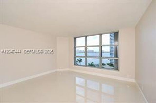 19195 NE 36th Ct 905, Aventura, FL 33180