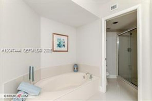 19195 NE 36th Ct 905, Aventura, FL 33180