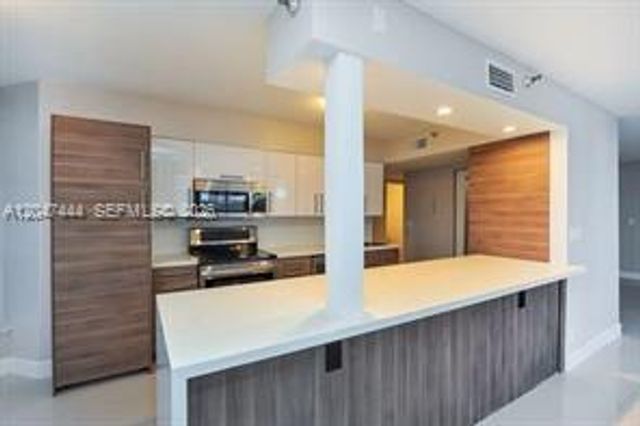 19195 NE 36th Ct 905, Aventura, FL 33180