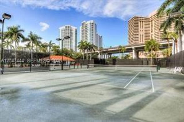 19195 NE 36th Ct 905, Aventura, FL 33180