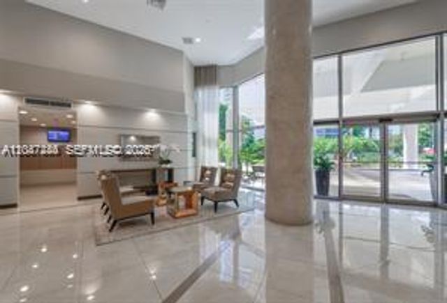 19195 NE 36th Ct 905, Aventura, FL 33180