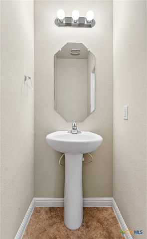 8900 Viewpark Lane, Killeen, TX 76542