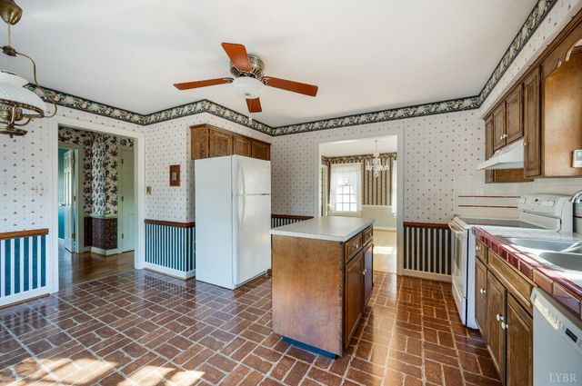 103 Chesterfield Road, Lynchburg, VA 24502