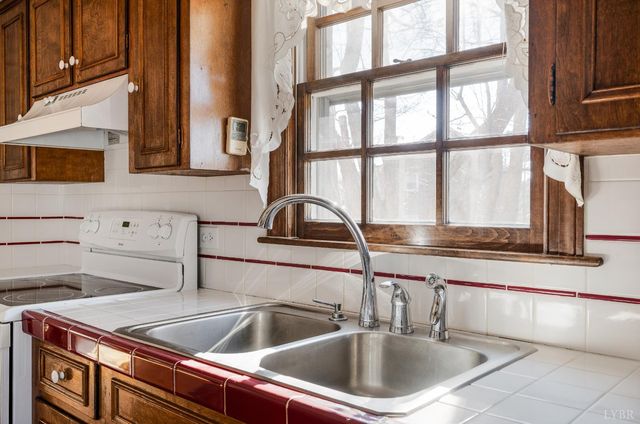 103 Chesterfield Road, Lynchburg, VA 24502