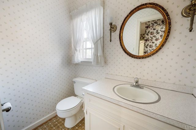 103 Chesterfield Road, Lynchburg, VA 24502