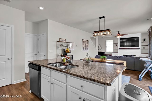 425 Tributary Circle, Wilmington, NC 28401