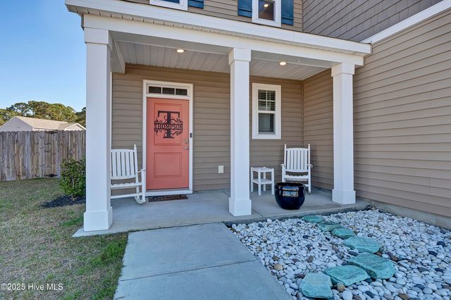 425 Tributary Circle, Wilmington, NC 28401