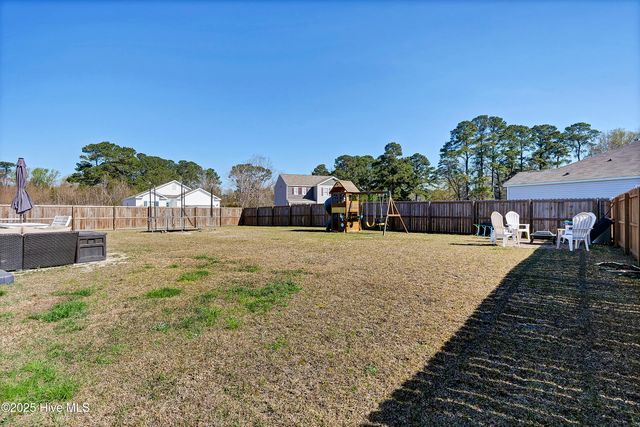 425 Tributary Circle, Wilmington, NC 28401