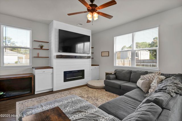 425 Tributary Circle, Wilmington, NC 28401