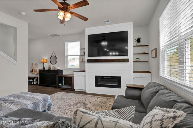 425 Tributary Circle, Wilmington, NC 28401