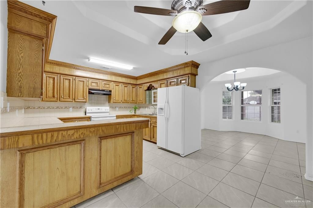 Image 15 of property listing at 211 Dove Street, San Juan, TX 78589