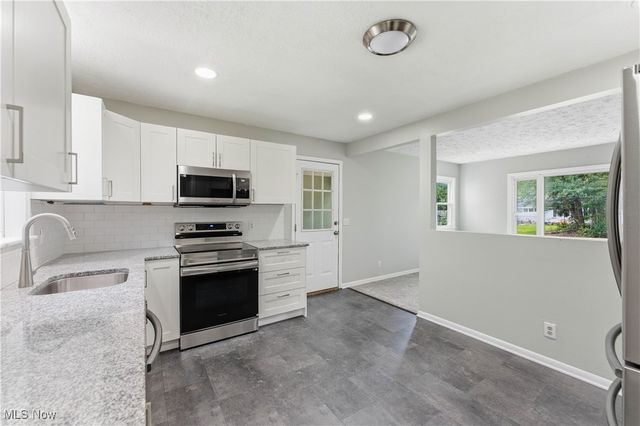 2845 Byron Drive, North Canton, OH 44720