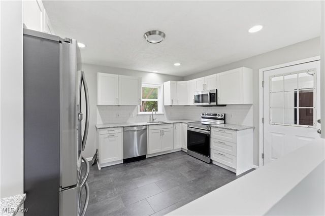 2845 Byron Drive, North Canton, OH 44720