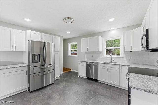 2845 Byron Drive, North Canton, OH 44720