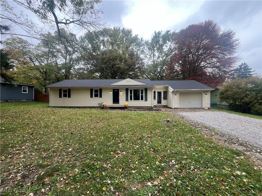 2845 Byron Drive, North Canton, OH 44720