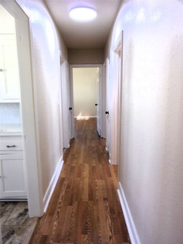 1902 W Dry Street, San Saba, TX 76877