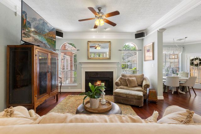 63 Driftoak Circle, The Woodlands, TX 77381