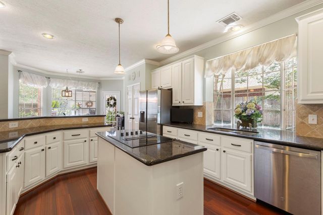 63 Driftoak Circle, The Woodlands, TX 77381