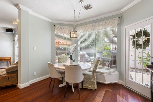 63 Driftoak Circle, The Woodlands, TX 77381