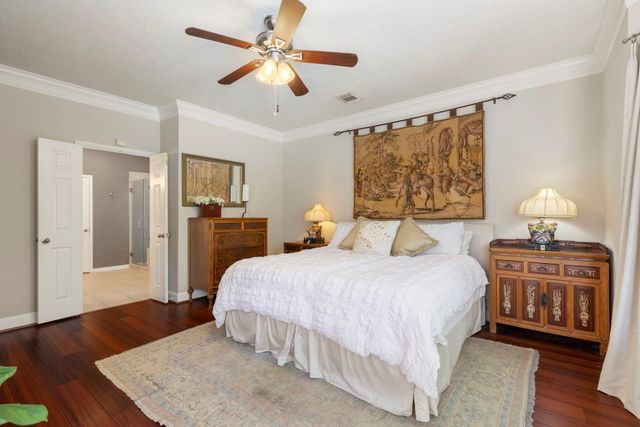 63 Driftoak Circle, The Woodlands, TX 77381