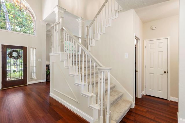 63 Driftoak Circle, The Woodlands, TX 77381