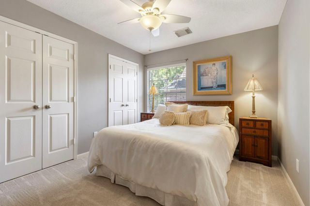 63 Driftoak Circle, The Woodlands, TX 77381