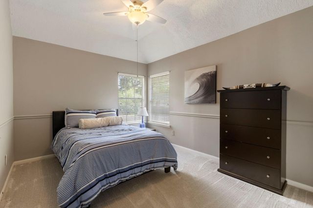 63 Driftoak Circle, The Woodlands, TX 77381