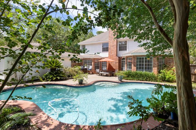 63 Driftoak Circle, The Woodlands, TX 77381