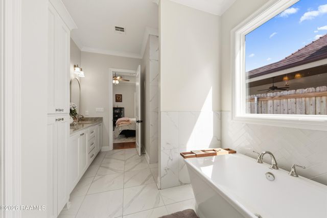 207 Lemongrass Lane, Lafayette, LA 70503