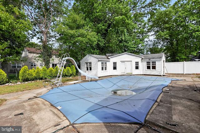 919 GRENVILLE DR, Blackwood, NJ 08012