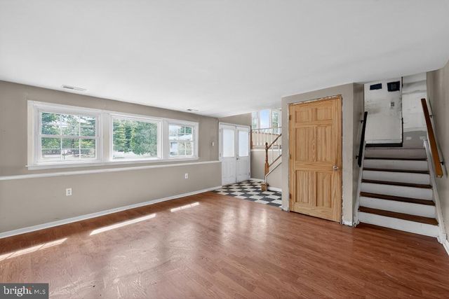 919 GRENVILLE DR, Blackwood, NJ 08012